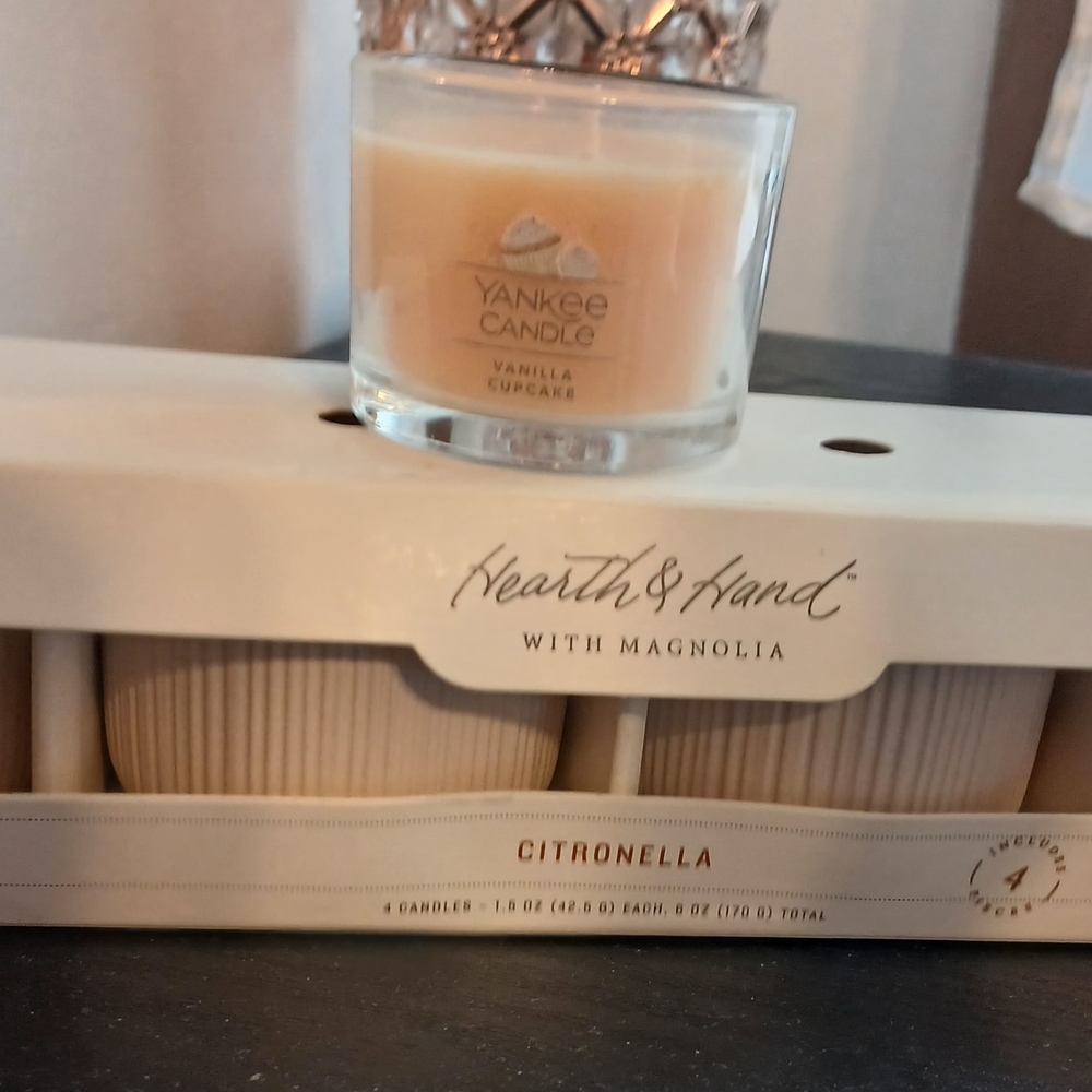 Yankee Candle Vanilla Cupcake in Cream